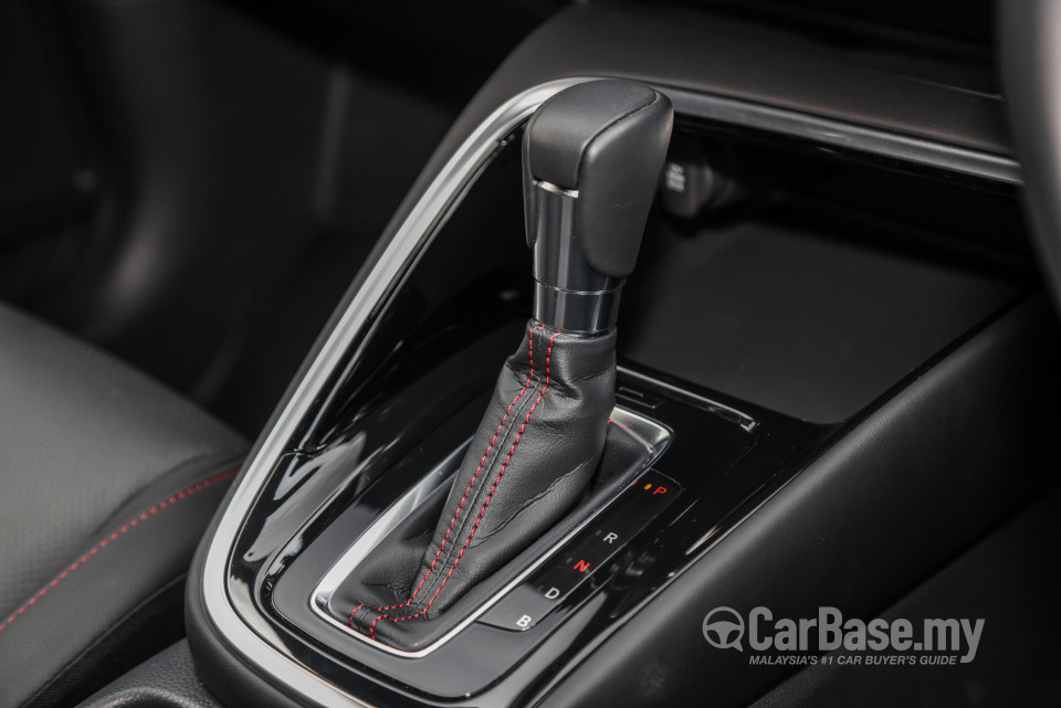 Honda HR-V RV (2022) Interior