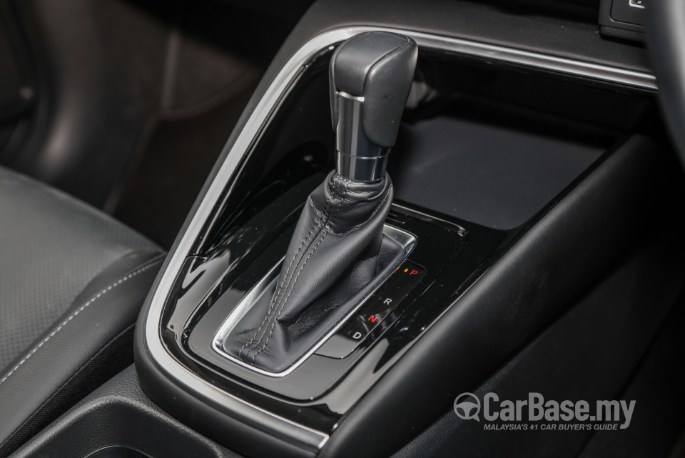 Honda HR-V RV (2022) Interior
