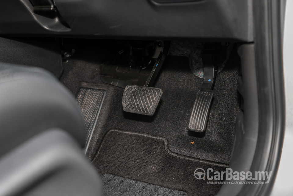 Honda HR-V RV (2022) Interior