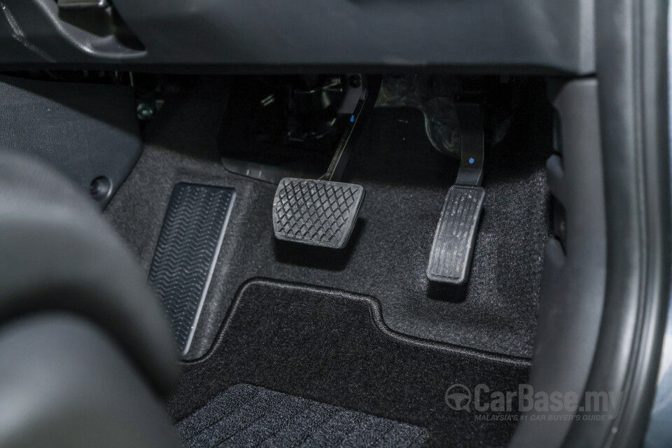 Honda HR-V RV (2022) Interior