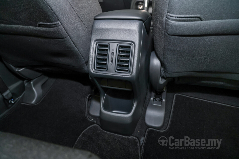 Honda HR-V RV (2022) Interior