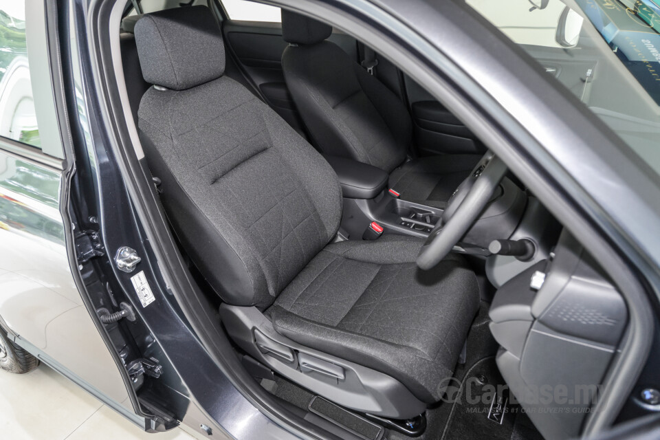 Honda HR-V RV (2022) Interior
