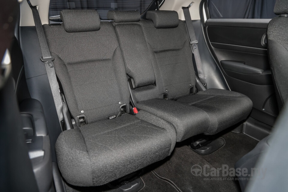Honda HR-V RV (2022) Interior