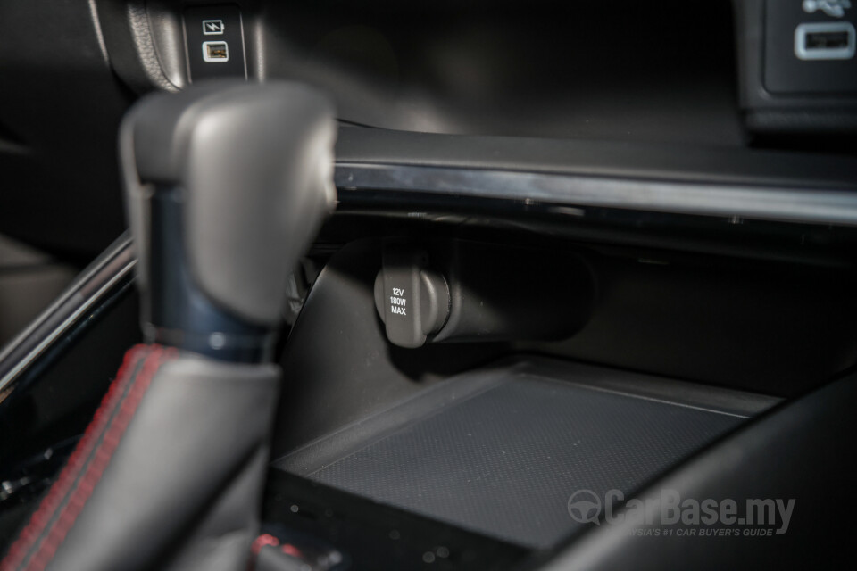 Honda HR-V RV (2022) Interior