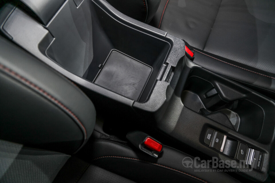 Honda HR-V RV (2022) Interior