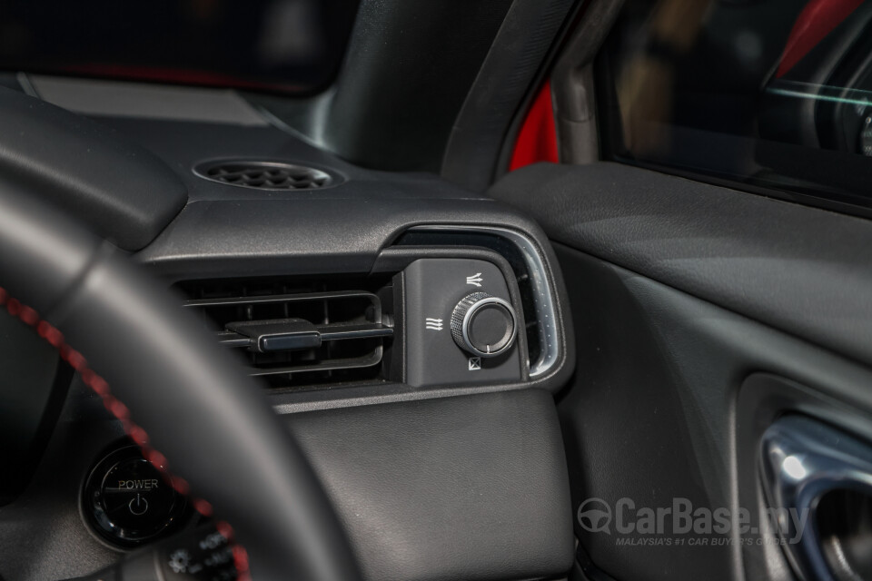 Honda HR-V RV (2022) Interior