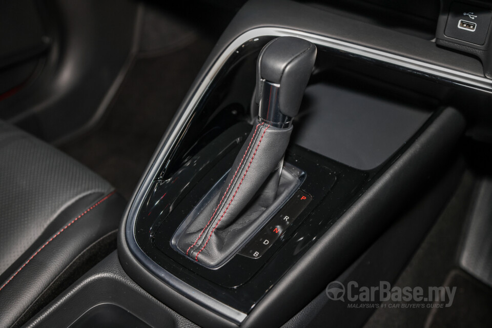 Honda HR-V RV (2022) Interior
