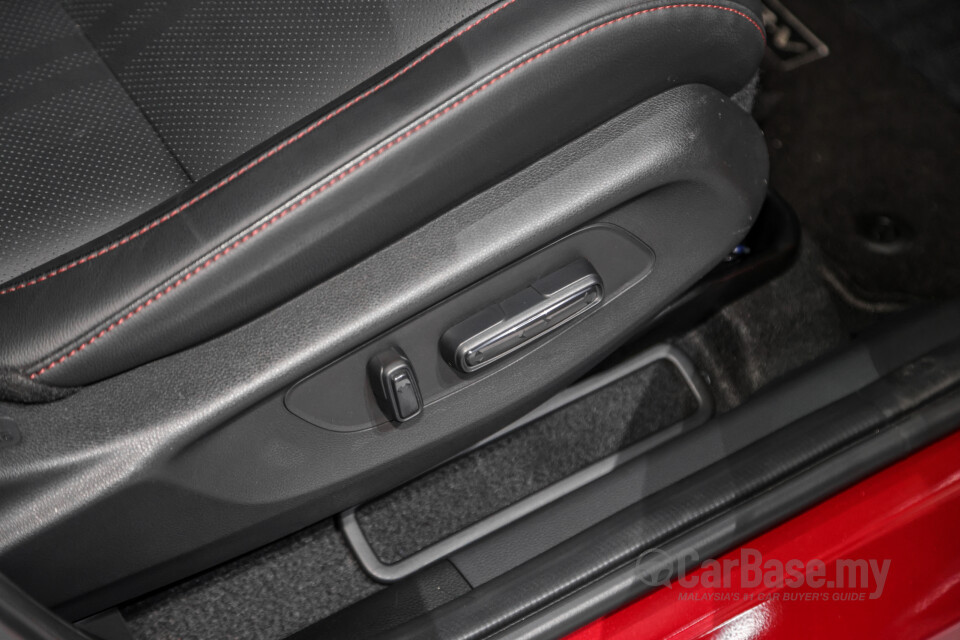 Honda HR-V RV (2022) Interior