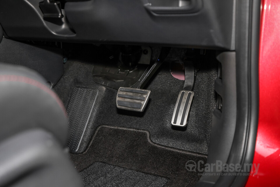 Honda HR-V RV (2022) Interior