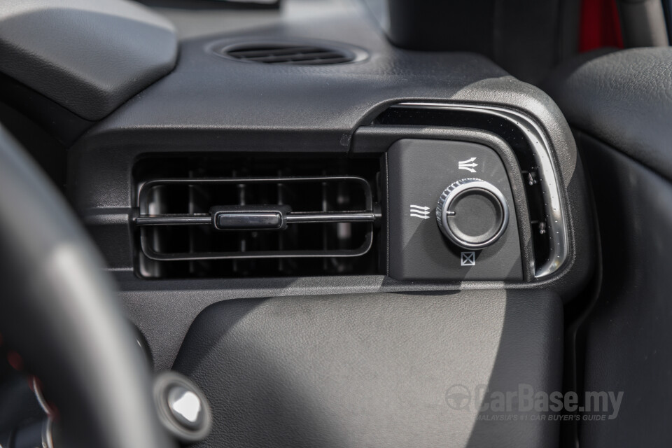 Honda HR-V RV (2022) Interior