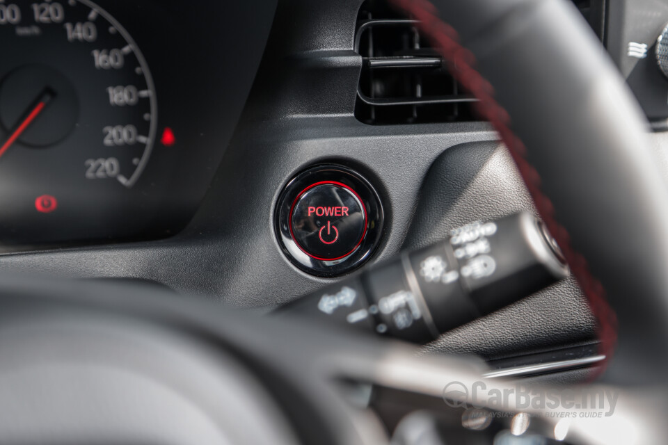 Honda HR-V RV (2022) Interior