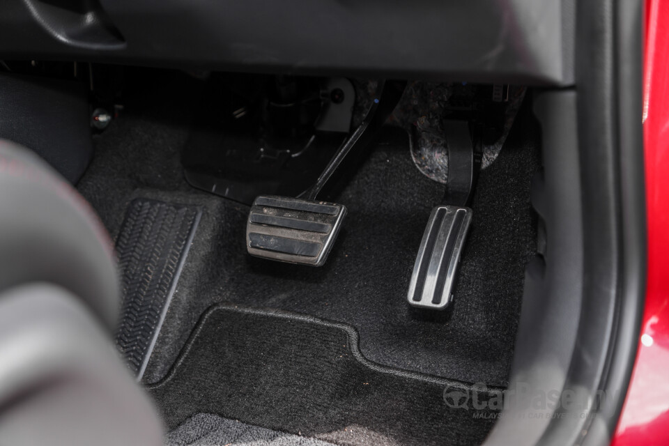 Honda HR-V RV (2022) Interior