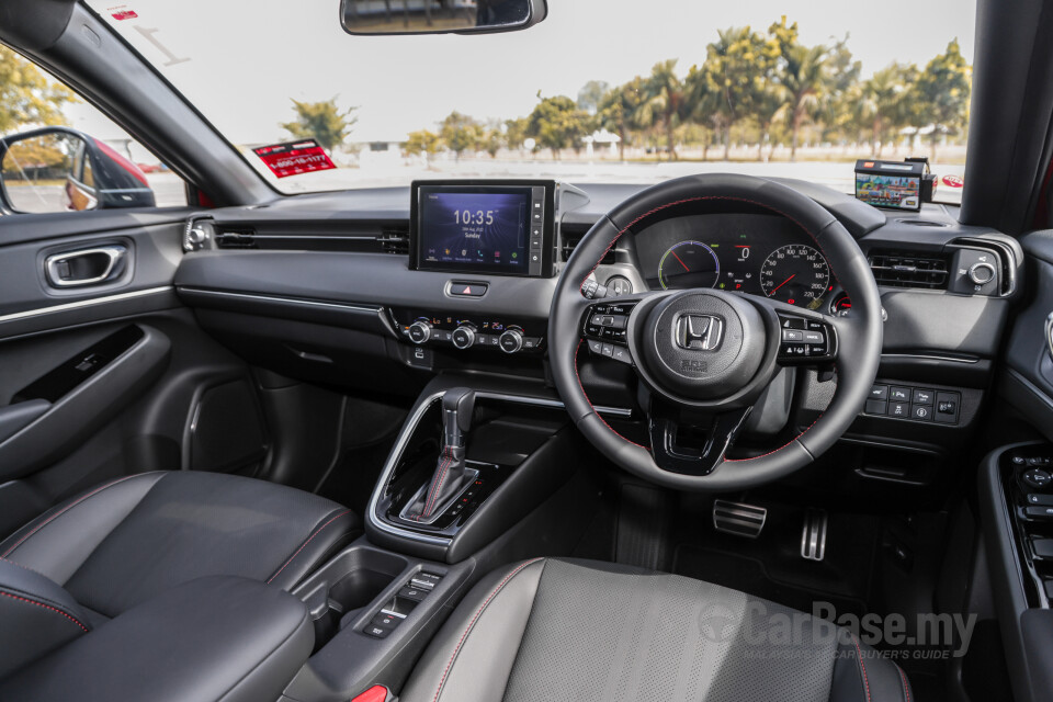 Honda HR-V RV (2022) Interior