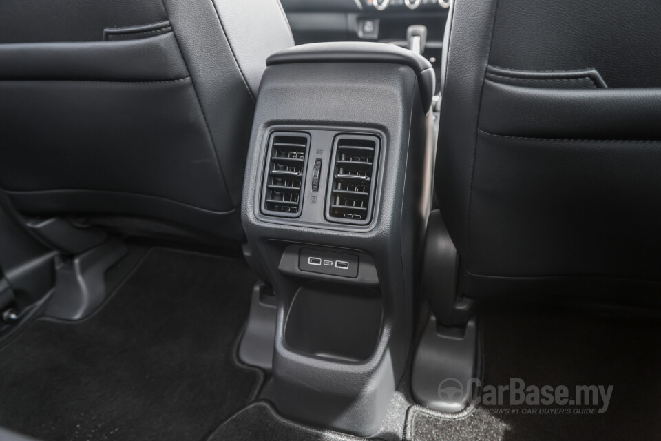 Honda HR-V RV (2022) Interior