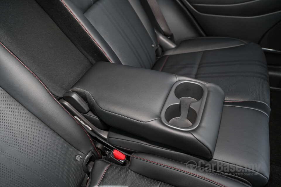 Honda HR-V RV (2022) Interior