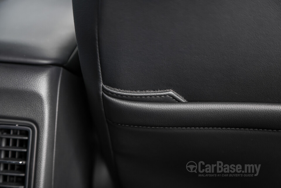 Honda HR-V RV (2022) Interior