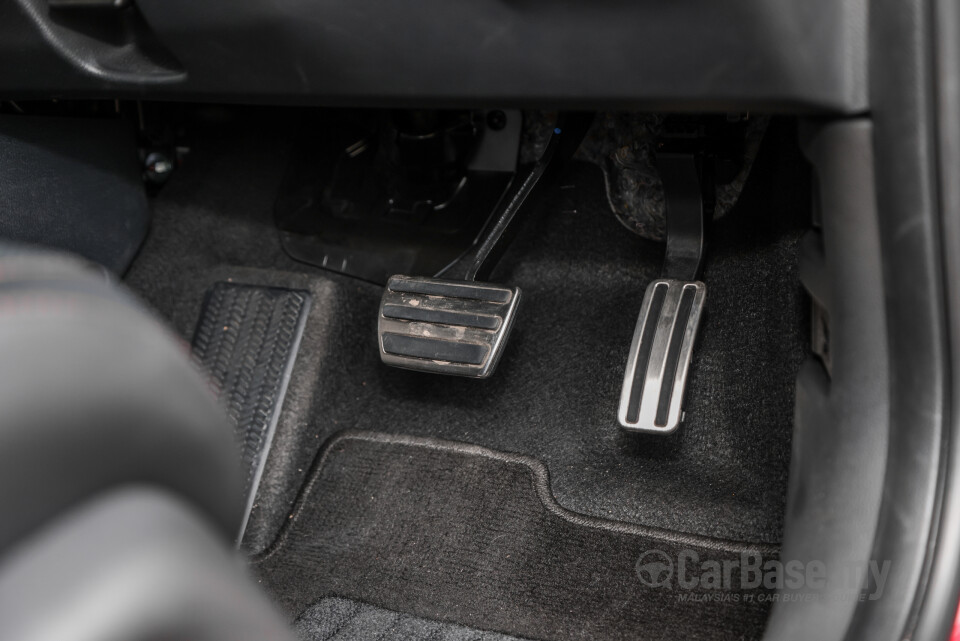 Honda HR-V RV (2022) Interior