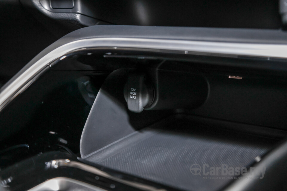 Honda HR-V RV (2022) Interior