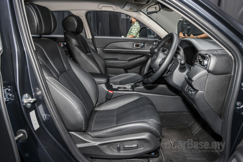 Honda HR-V RV (2022) Interior