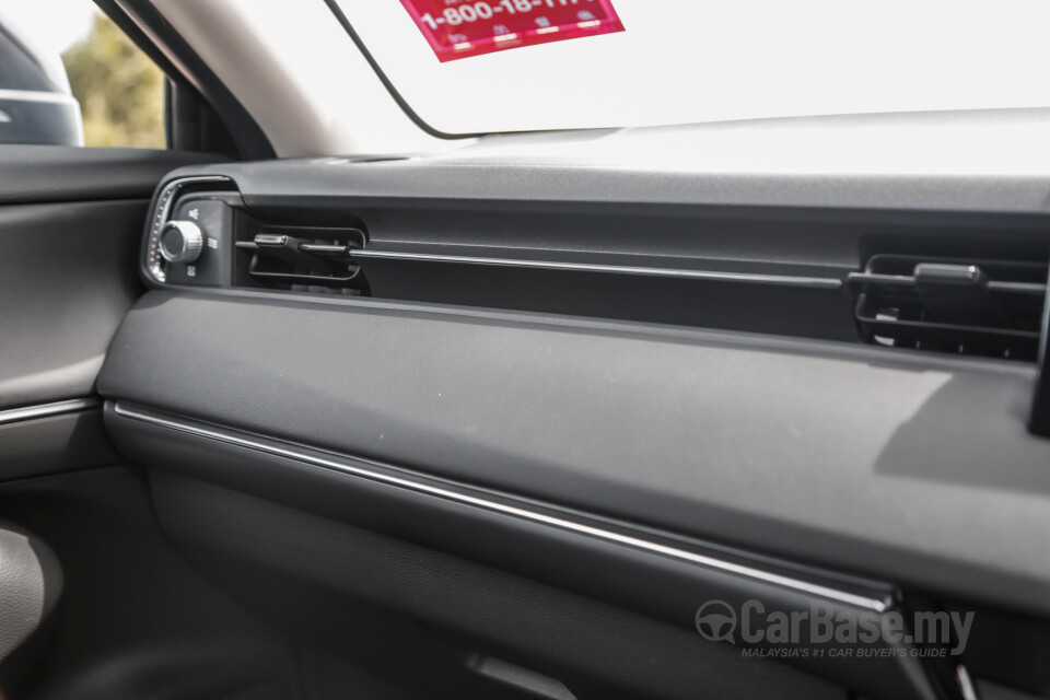 Honda HR-V RV (2022) Interior