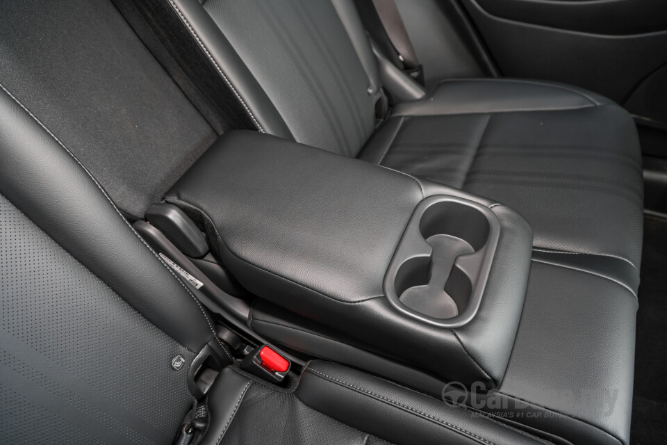 Honda HR-V RV (2022) Interior