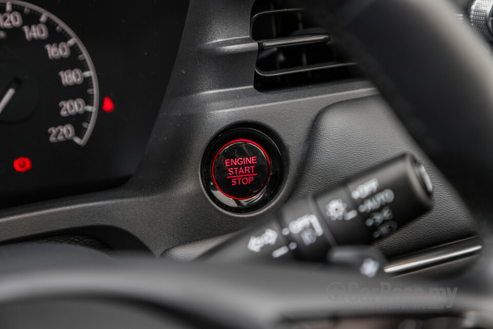 Honda HR-V RV (2022) Interior
