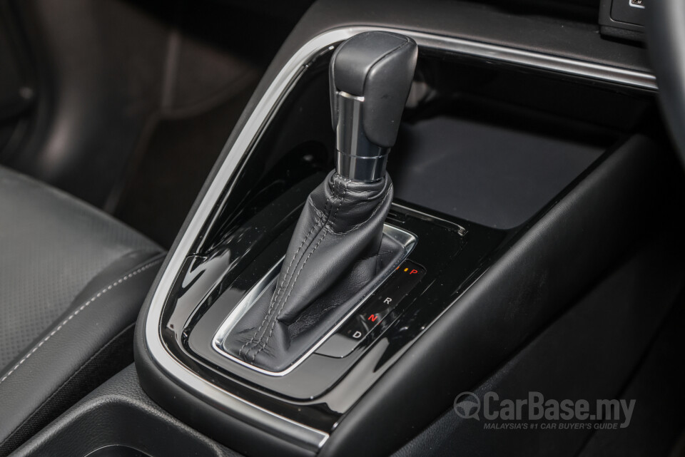 Honda HR-V RV (2022) Interior