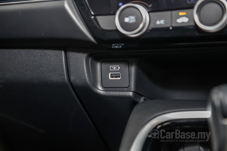 Honda HR-V RV (2022) Interior