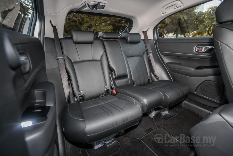 Honda HR-V RV (2022) Interior