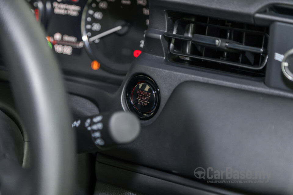Honda HR-V RV (2022) Interior