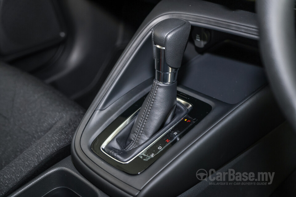 Honda HR-V RV (2022) Interior
