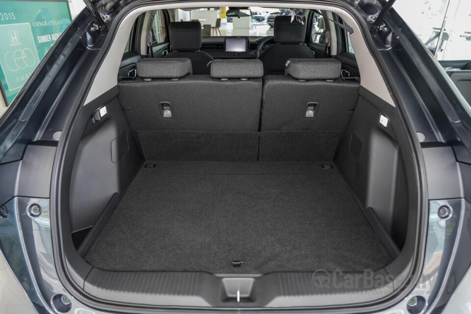 Honda HR-V RV (2022) Interior