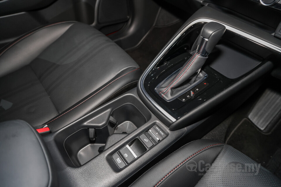 Honda HR-V RV (2022) Interior