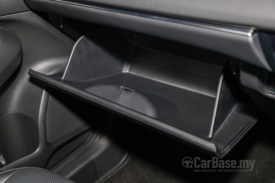 Honda HR-V RV (2022) Interior