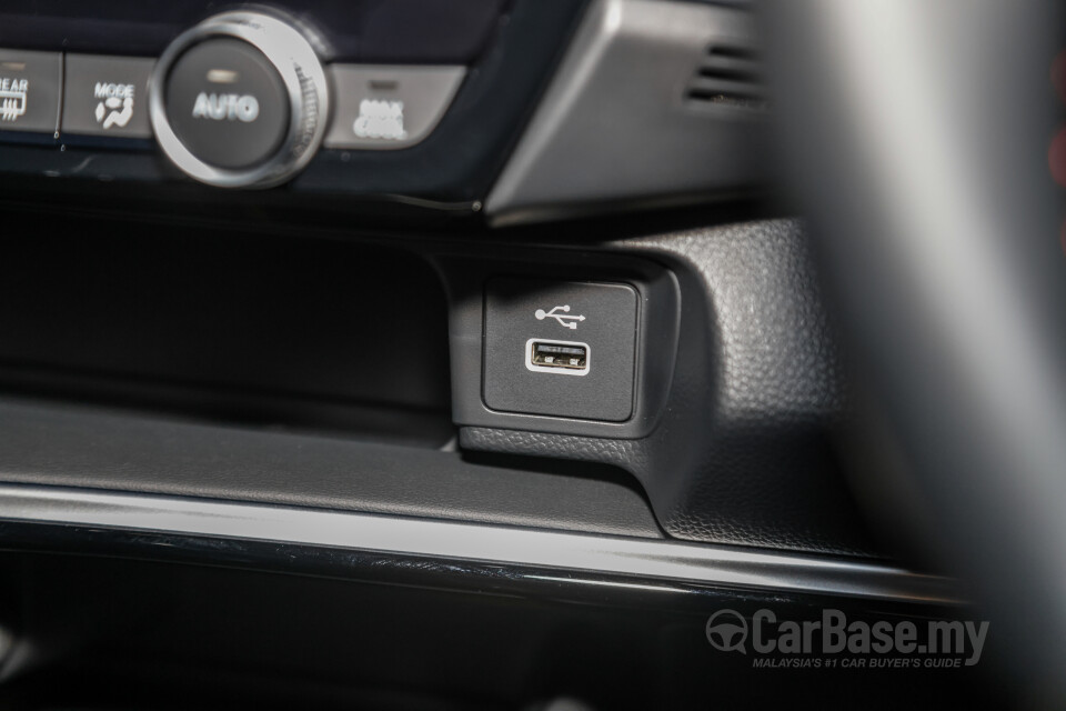 Honda HR-V RV (2022) Interior