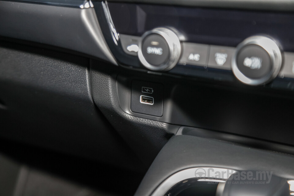 Honda HR-V RV (2022) Interior