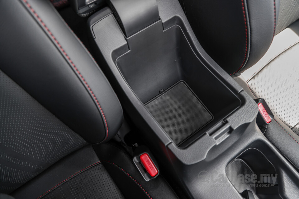 Honda HR-V RV (2022) Interior