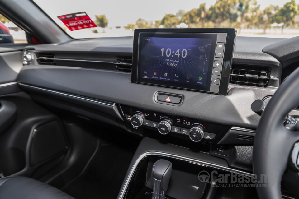Honda HR-V RV (2022) Interior