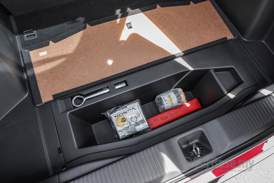 Honda HR-V RV (2022) Interior