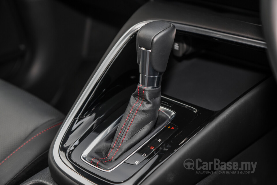 Honda HR-V RV (2022) Interior