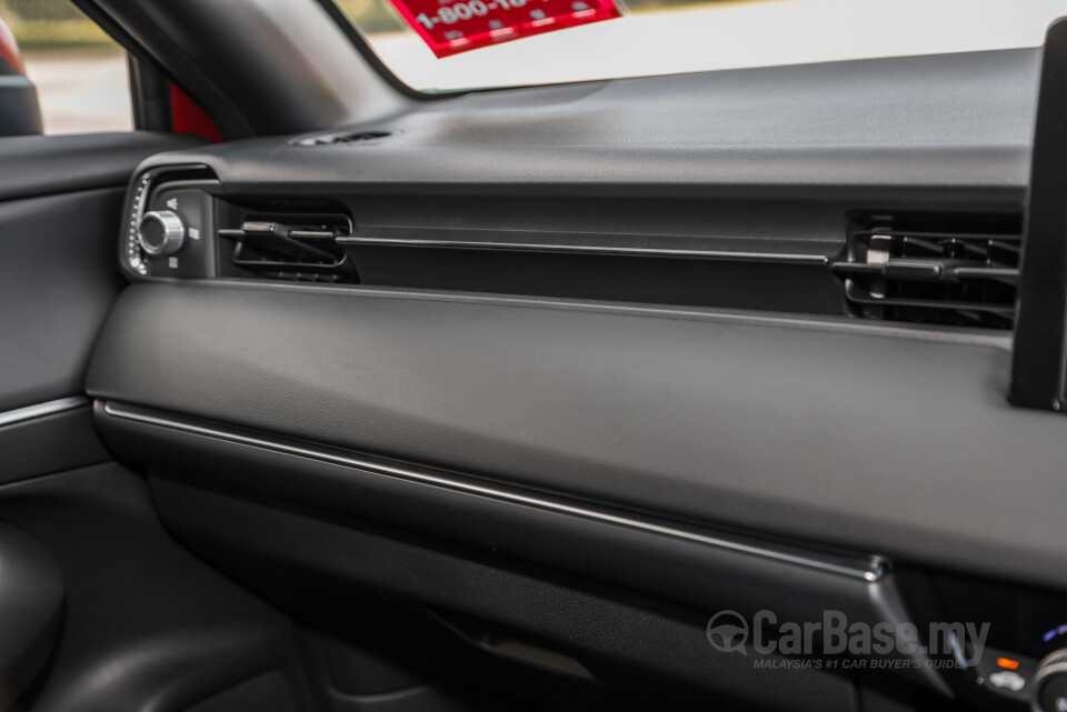 Honda HR-V RV (2022) Interior