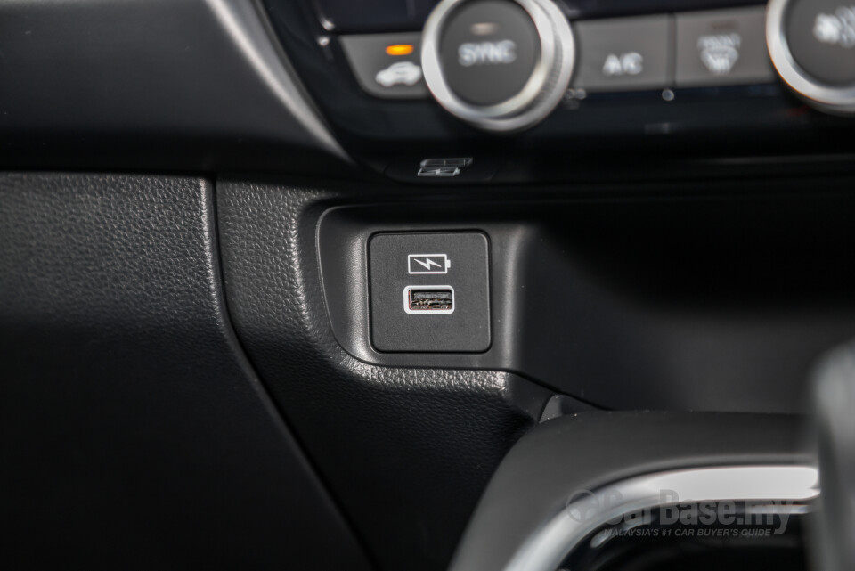 Honda HR-V RV (2022) Interior