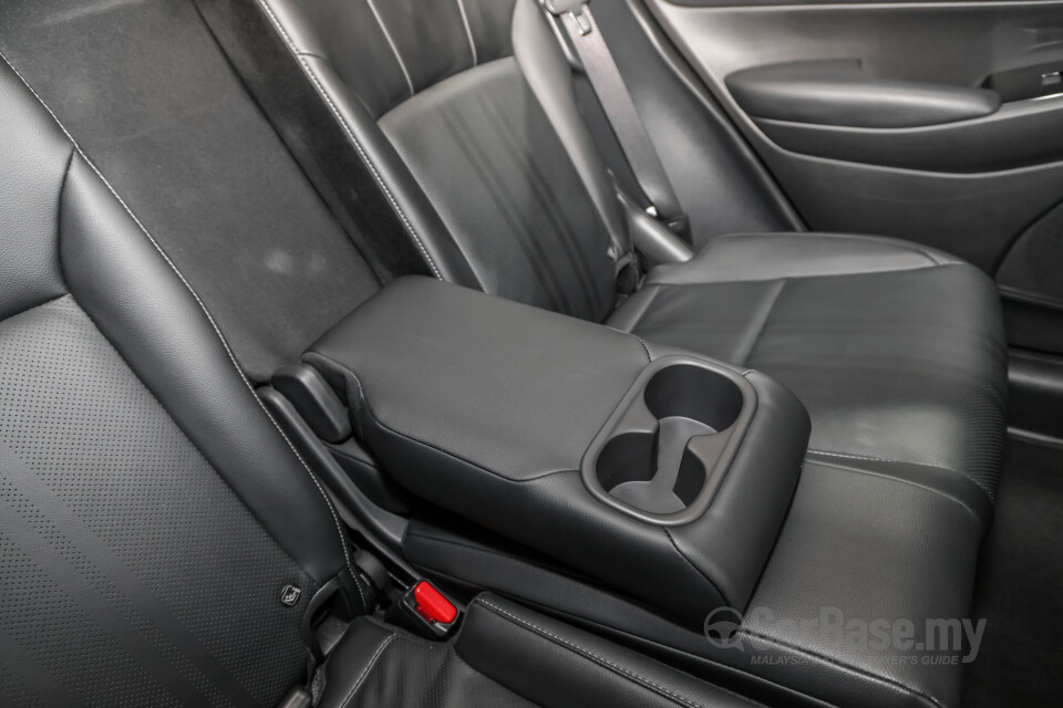 Honda HR-V RV (2022) Interior