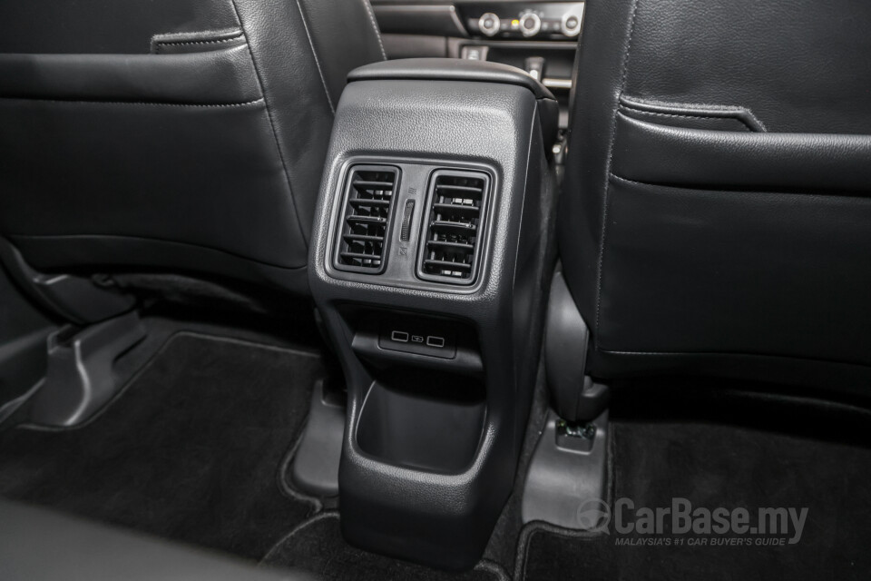 Honda HR-V RV (2022) Interior