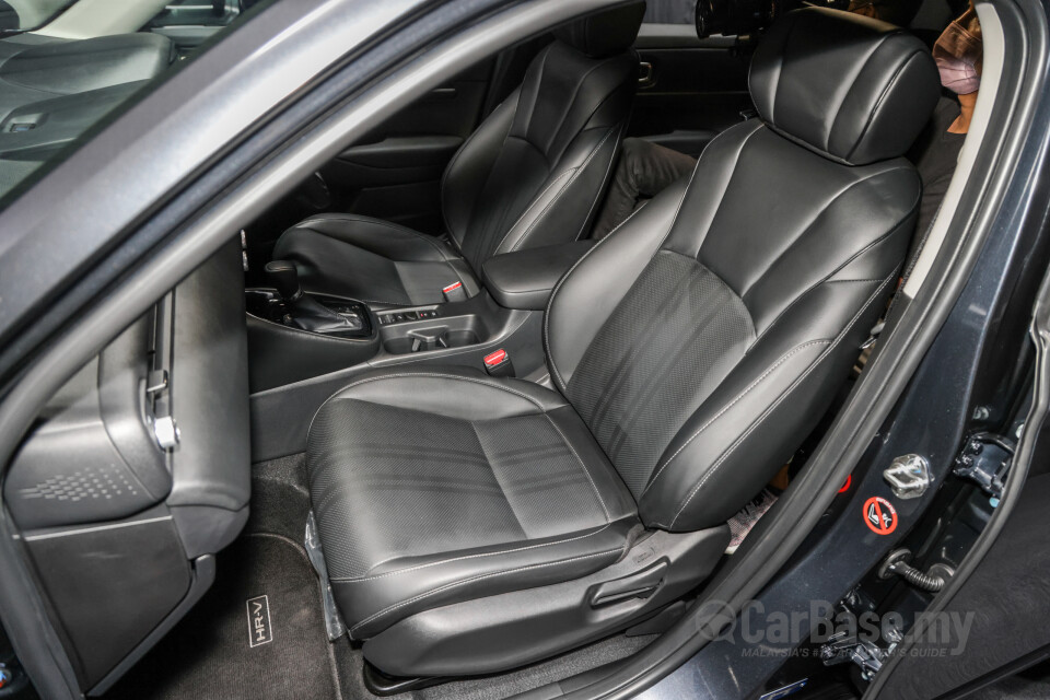 Honda HR-V RV (2022) Interior