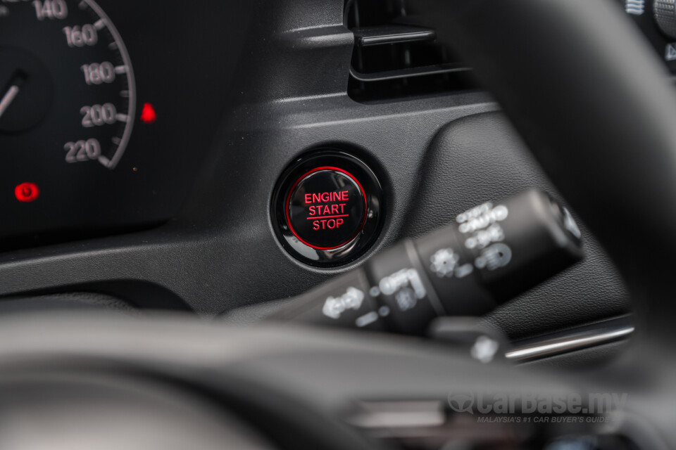 Honda HR-V RV (2022) Interior