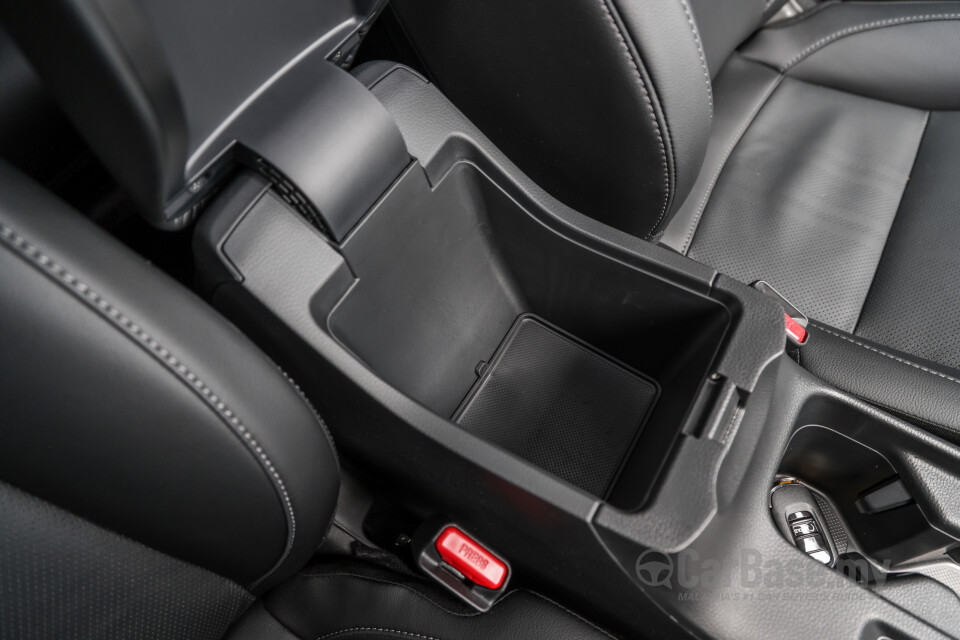 Honda HR-V RV (2022) Interior