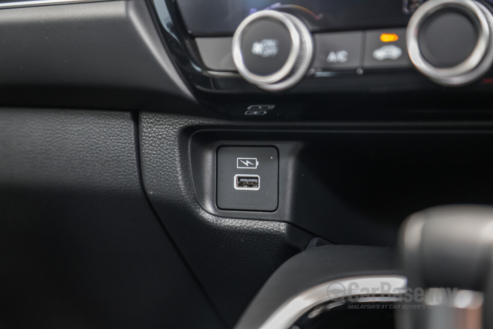 Honda HR-V RV (2022) Interior