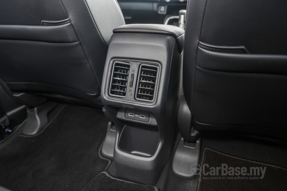 Honda HR-V RV (2022) Interior