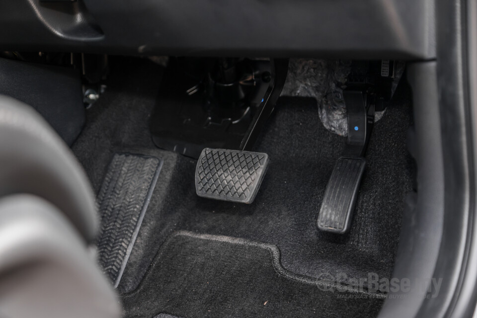 Honda HR-V RV (2022) Interior